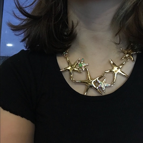 Urban Outfitters Jewelry - ⭐️5 for $25⭐️ Starfish necklace